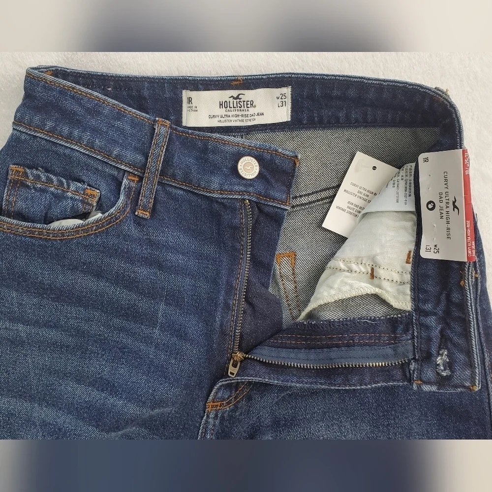 Hollister Ultra High-Rise Dad‎ Jeans Size 25